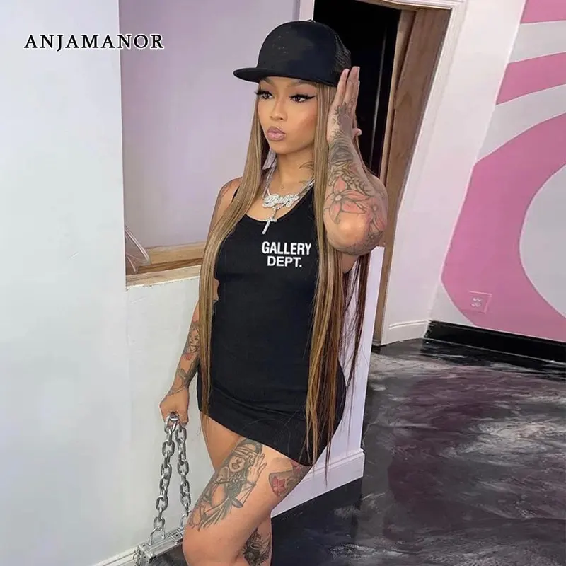 

Женское Ребристое платье на бретелях с принтом букв, без рукавов