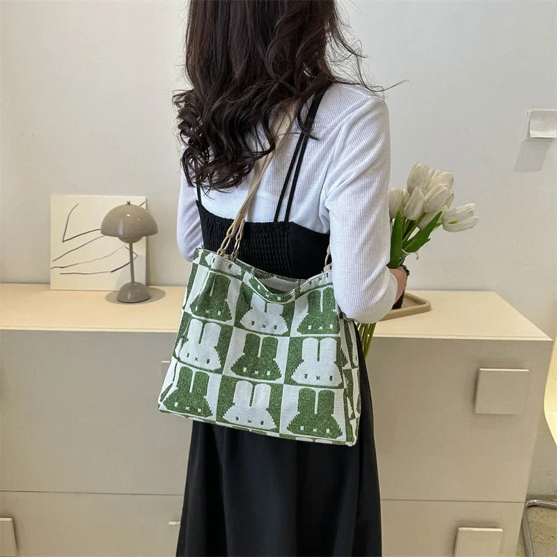 

2023 New Fashion Knitted Women's Bag Fashionable and Cute Rabbit Shopping Handheld Tote Bag Large Capacity Chain One Shoulder