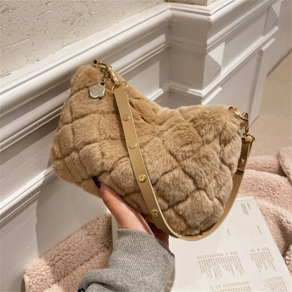 Plush Crossbody Bags Women Luxury Designer Winter Warm Faux Fur Shoulder Handbags Simple Fashion Versatile Messenger Bag Dom105