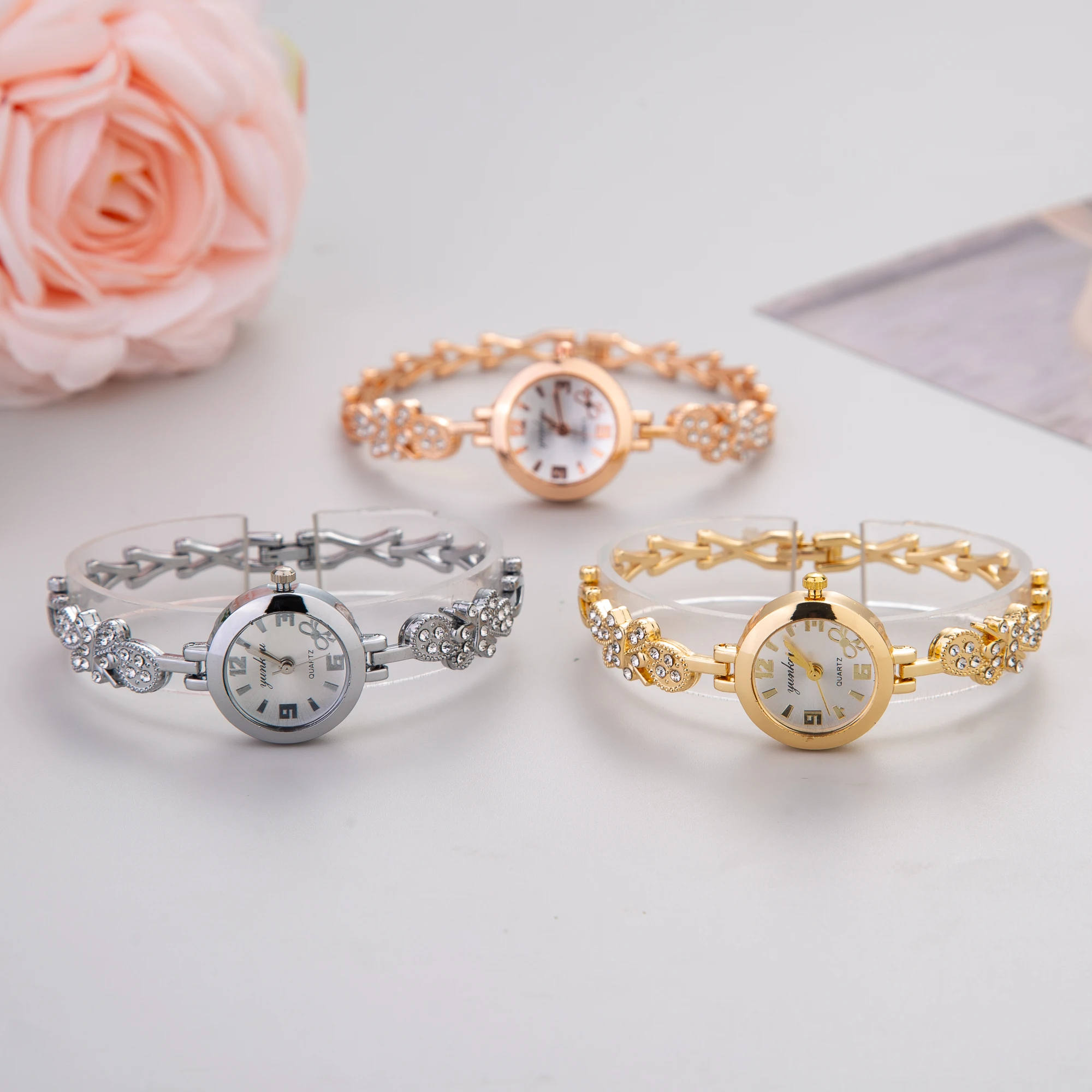 

2023 Luxury Designer Bracelet Watch for Women reloj mujer High-Quality diamond Watches Fashion Quartz Womens Wristwatches reloj