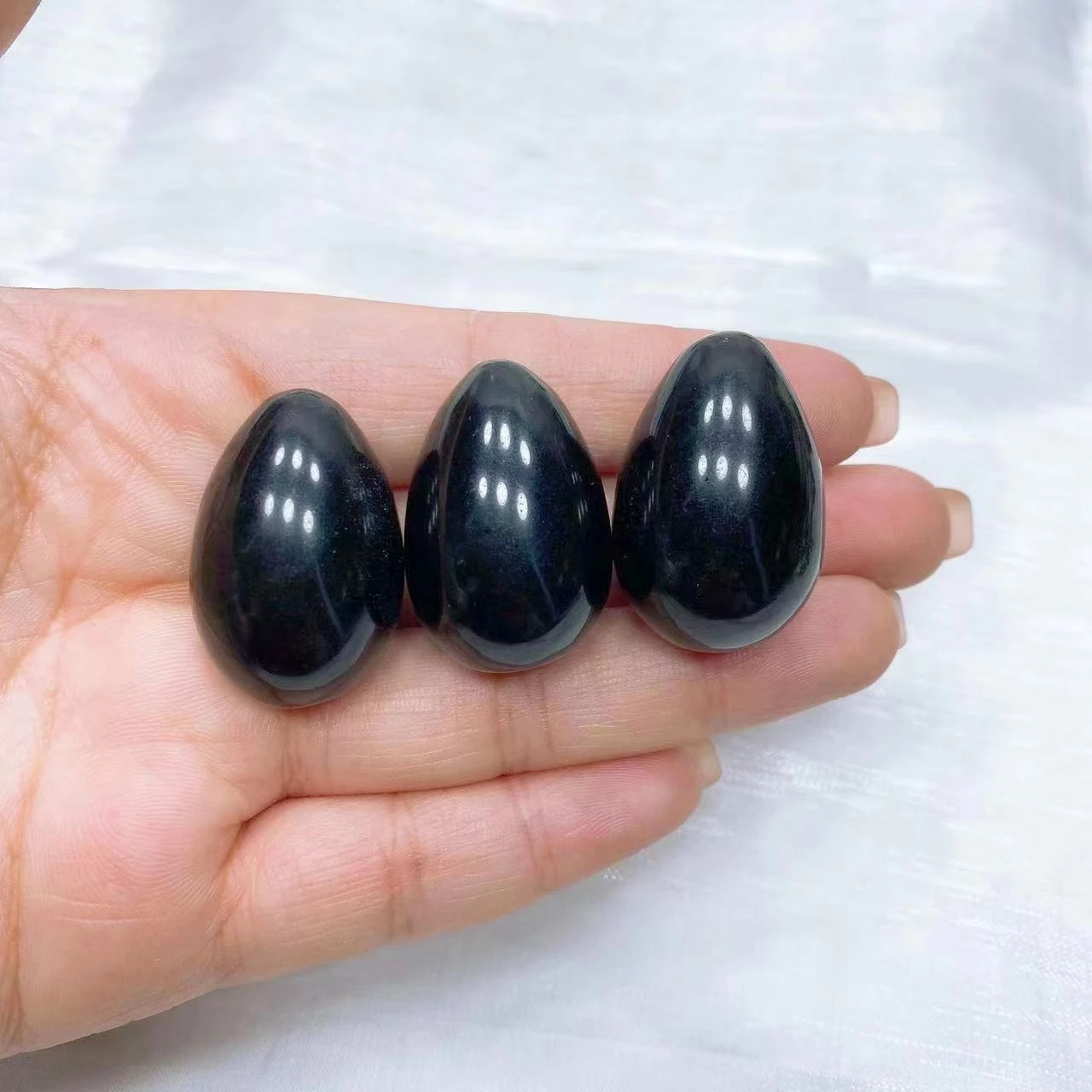 

Кристальное яйцо-птица 30 мм