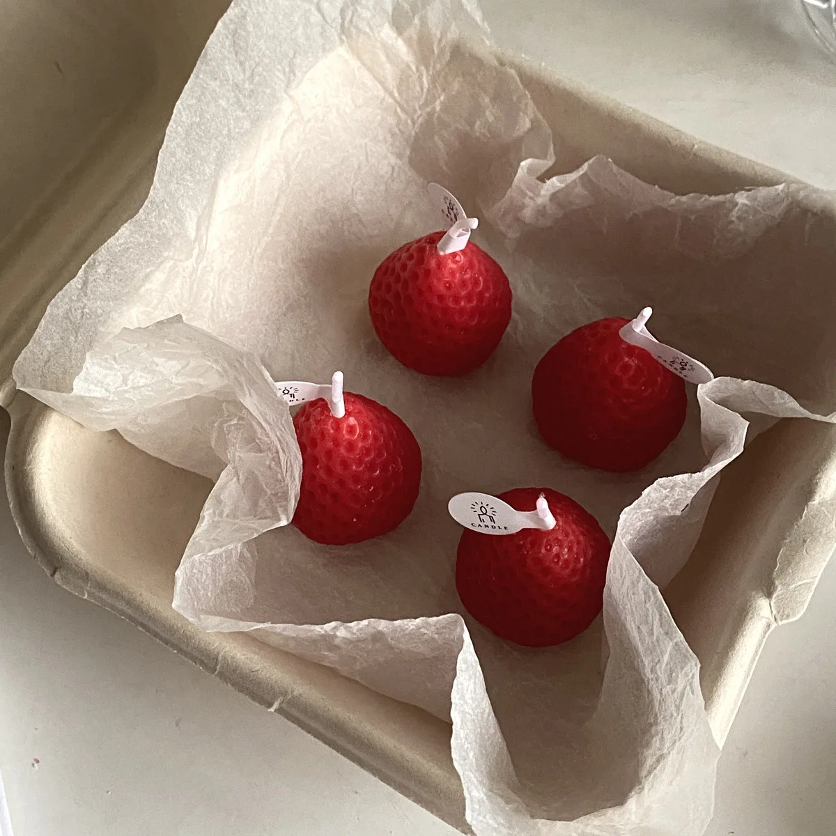 1 шт./4 шт. Имитация свечи со вкусом клубники для домашнего украшения ароматным соевым воском на День рождения и свадьбу.