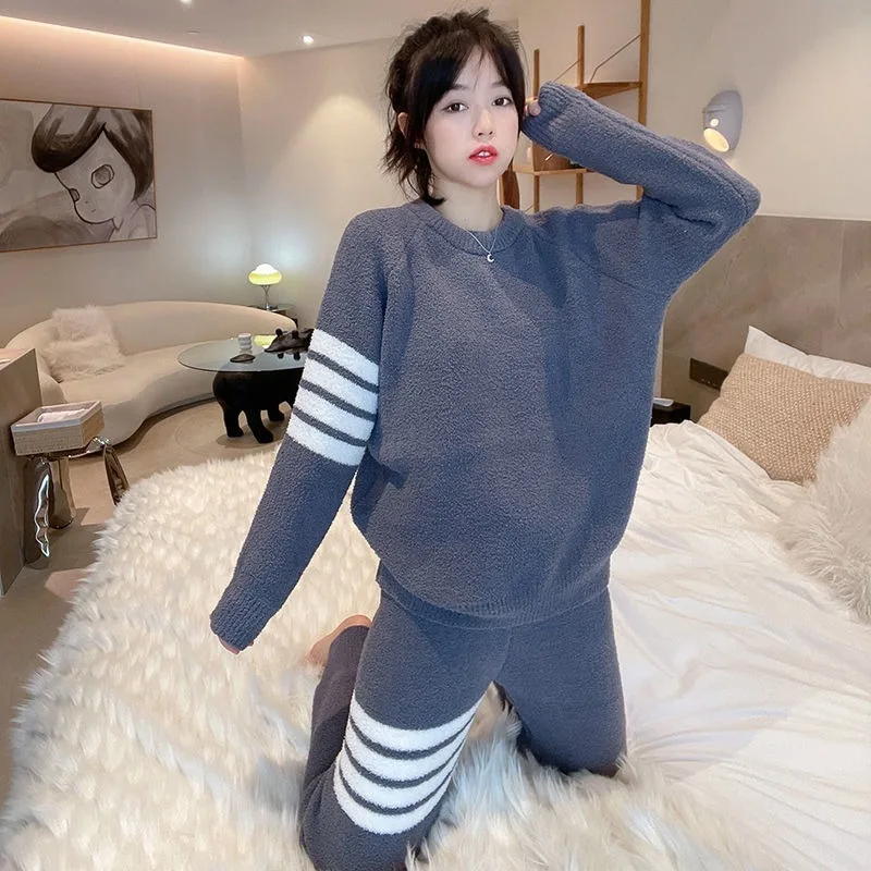 

2023 New Soft Pajamas for Women's Winter Long Sleeves Loungewear Leisure Autumn Thickened Homewear Coral Velvet Sleepwear Set