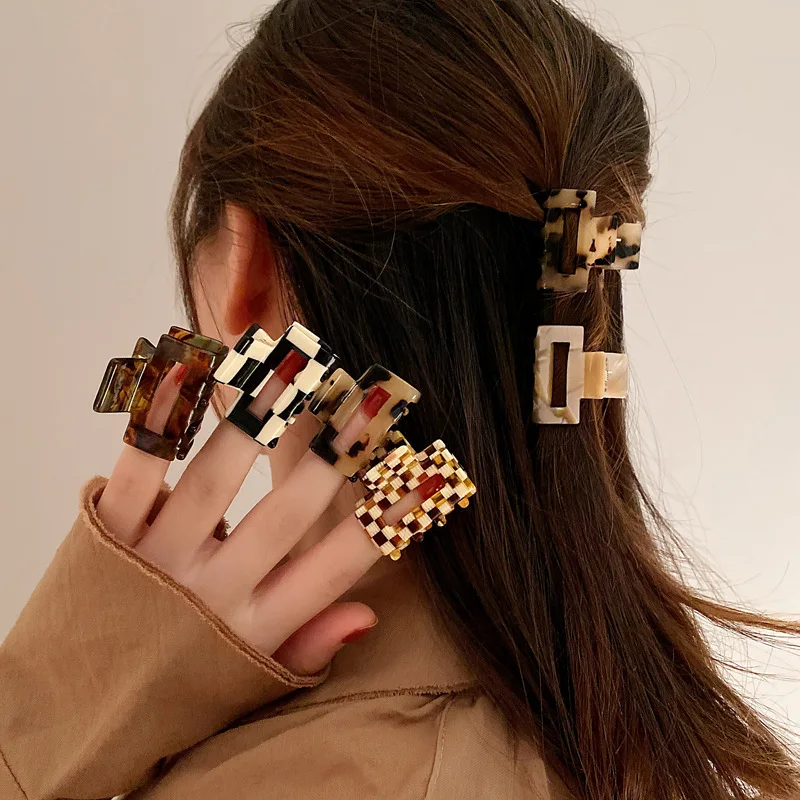 

Elegant Leopard Print Ponytail Crab Clamps For Women Girl Vintage Black White Lattice Small Hair Clips Claw Hair Styling Tool