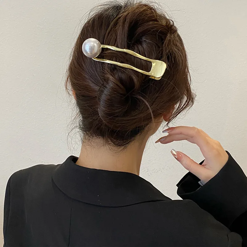 

French Retro Metal Cool Style Geometric Pearl Hairpin Duck Mouth Clip Fashion Clamping Disc Hair Shark Ornament