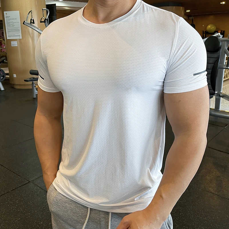 

Men Running Quick Dry T-shirts Fitness T Shirt Breathable Short Sleeve Shirts Workout Gym Tee 2023 Summer Outdoor Sports Tshirt
