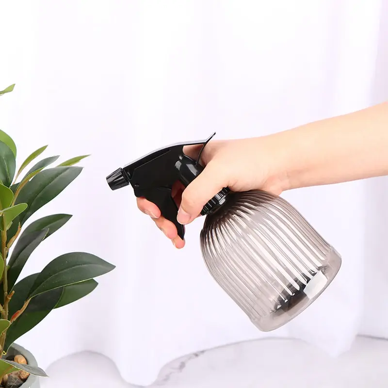 

1Pc Flower Pouring Sprayer Bottle Plastic Floral Watering Can Kettle Atomizer Hand Held Home Gardening Small Watering Bottle