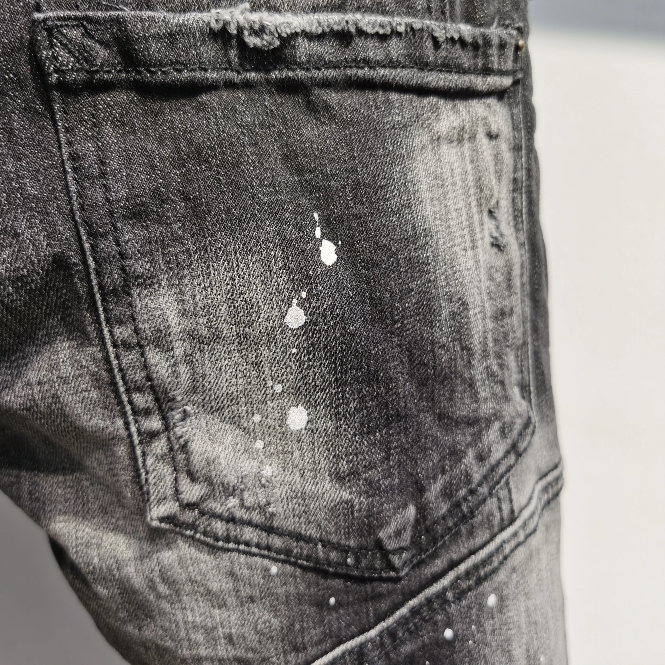 2023 Spring/Summer New D2 Jeans Men's Fashion Men's Washed and Worn Hole Patch Speckled Ink 3D Cut Small Feet Grey