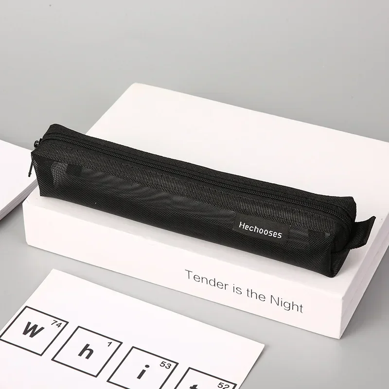 

Прозрачный пластиковый пенал для канцелярии