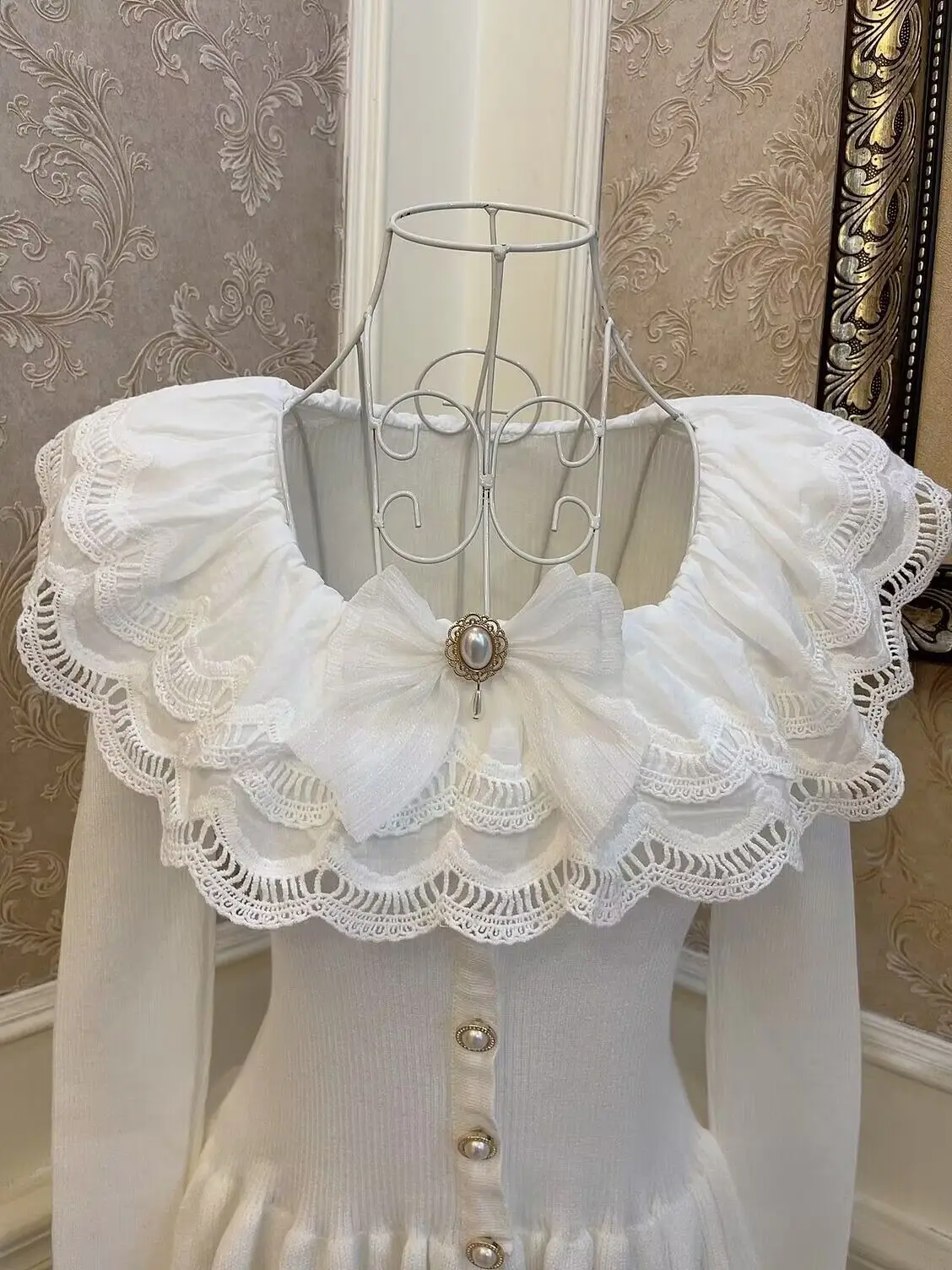 Кружевной свитер принцессы с бантом и вышивкой кружевной рог длинными рукавами