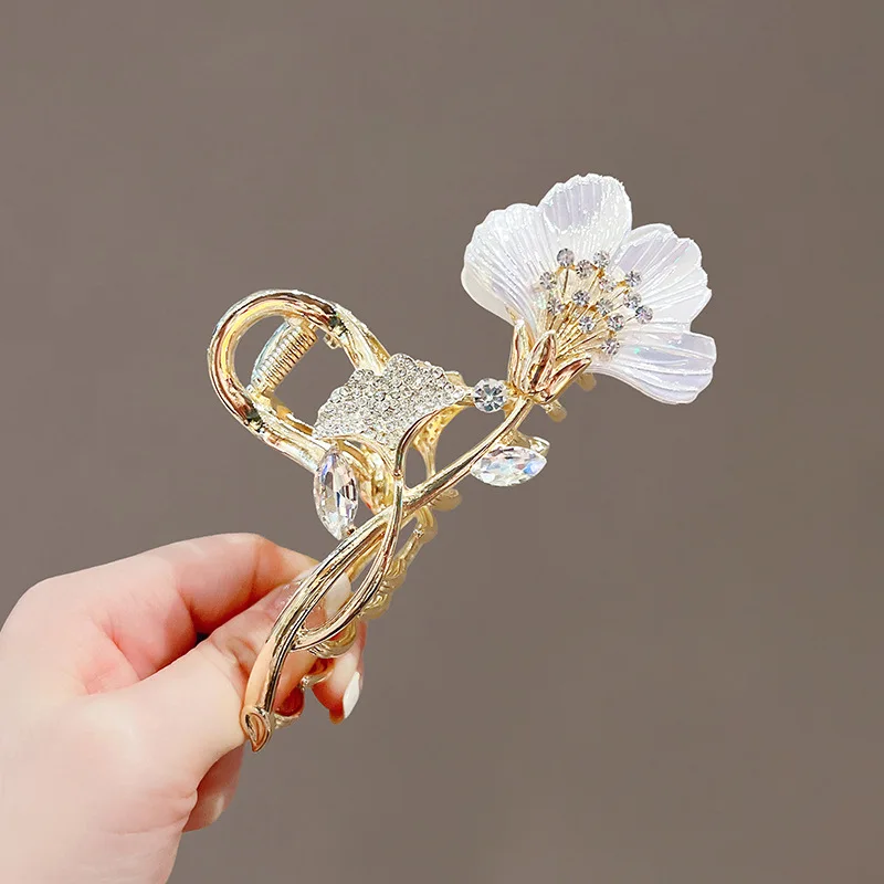 

Elegant Ginkgo biloba Hairpin For Women exquisite Metal flowers Hair Clips Fashion Sweet Ponytail Claw Clip Accessories FOR GIRL