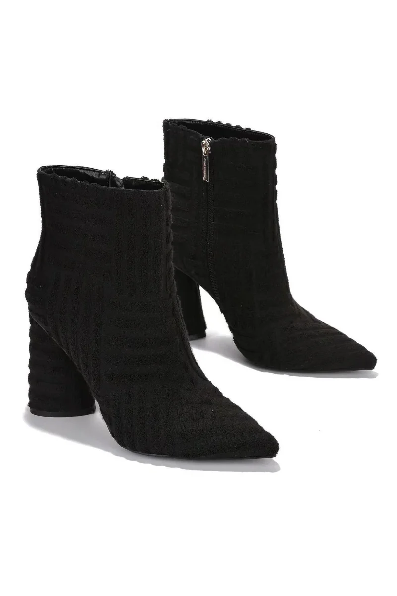 Boots Woman Winter 2022 New Warm Suede Plush Pointed Toe Luxury Fur Heels Fashion Western Zipper Black Comfortable Chelsea Boots