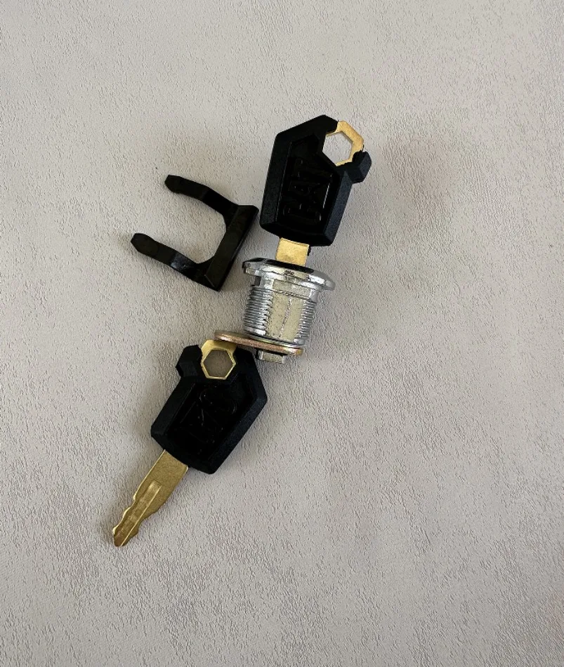 

Для CATERPILLAR CAT E306 307 320 324 329 330 336 Цилиндр замка боковой двери Цилиндр замка боковой крышки Аксессуары для экскаваторов