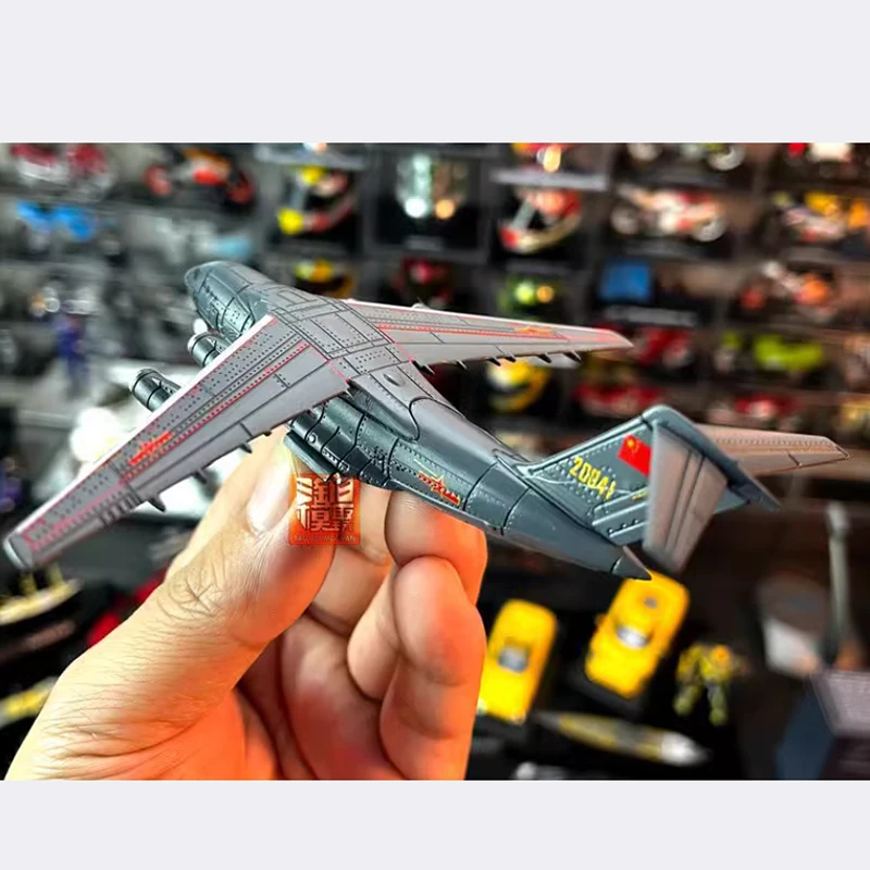 Модель самолета Y20 HYINUO 1:400