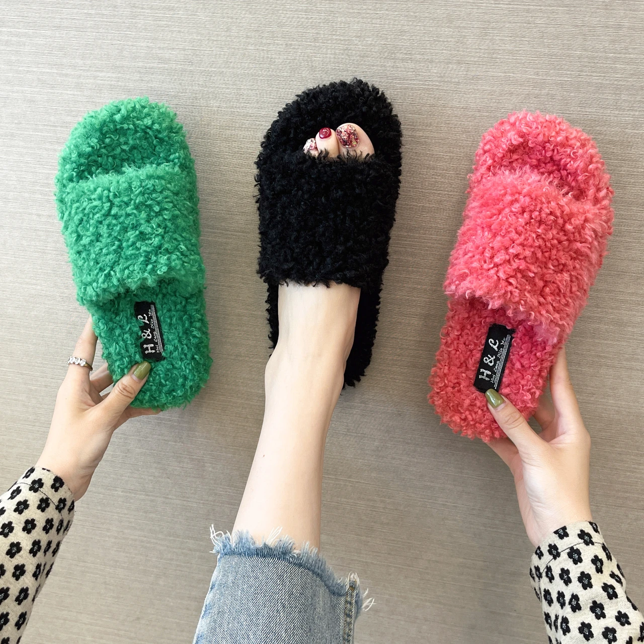 2022 New Women Fur Slippers Sexy Plush Soft Luxurious Indoor Cotton Slippers Winter Solid Warm Ladies Bedroom Home Slippers