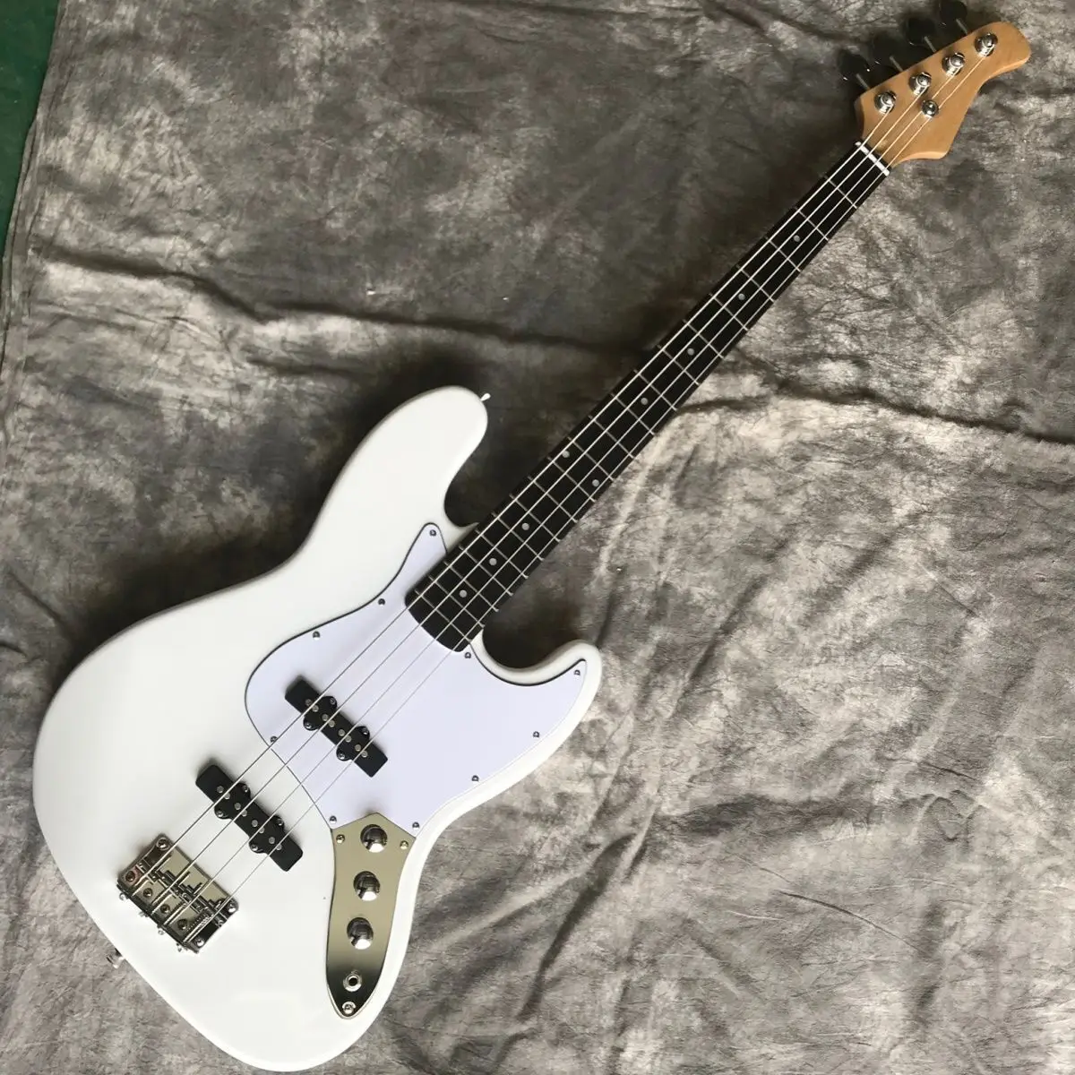 

Высшая фабрика, изготовление на заказ, четыре струны, электрический бас, белое красное дерево, высокое качество