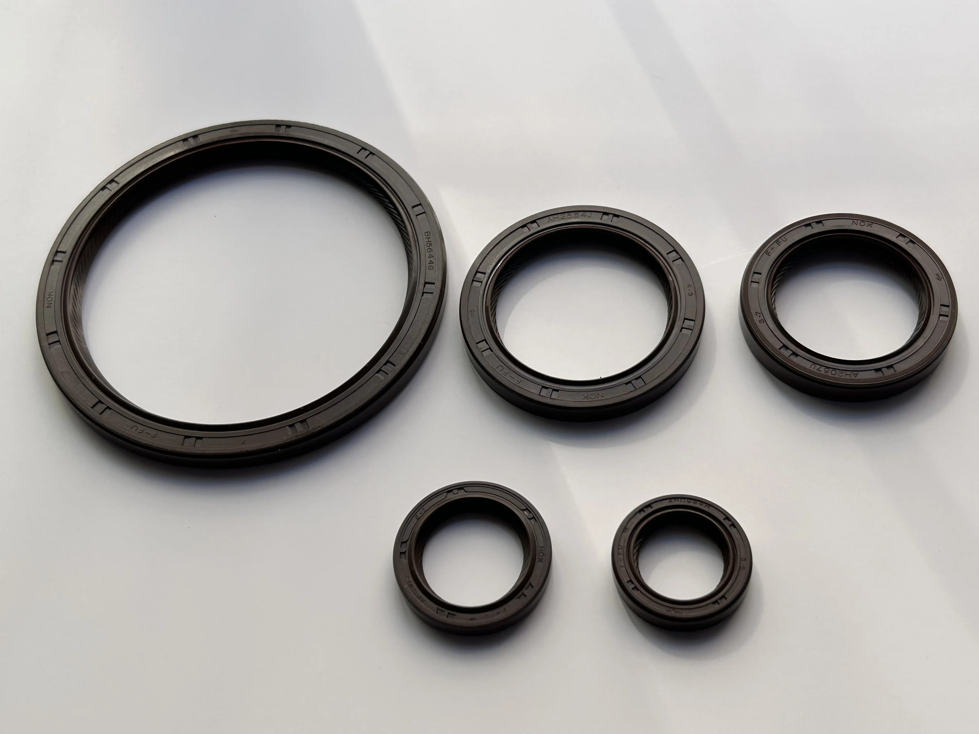 Комплект масляного уплотнения двигателя V31 4G64 4G69 для Mitsubishi MD069949 MD133317 3 MD359158 8 MD168059