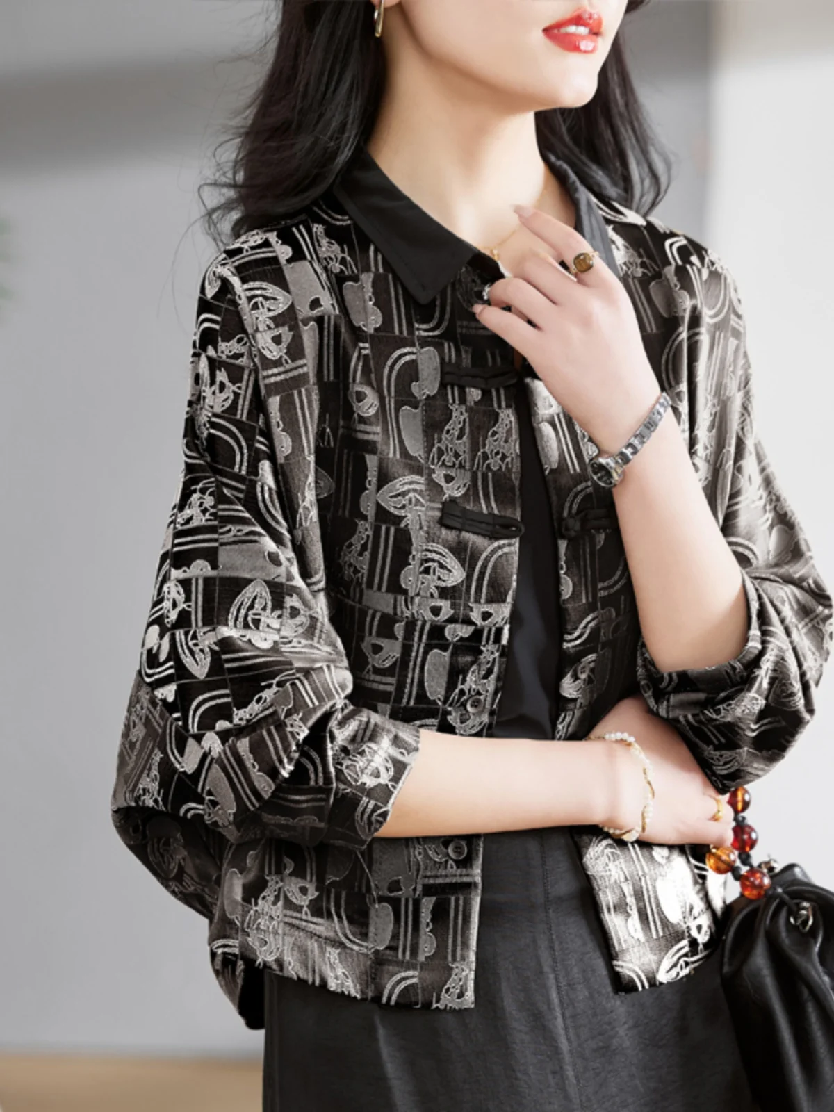 Новое китайское короткое пальто для женщин 2024 весенняя новинка мам ретро