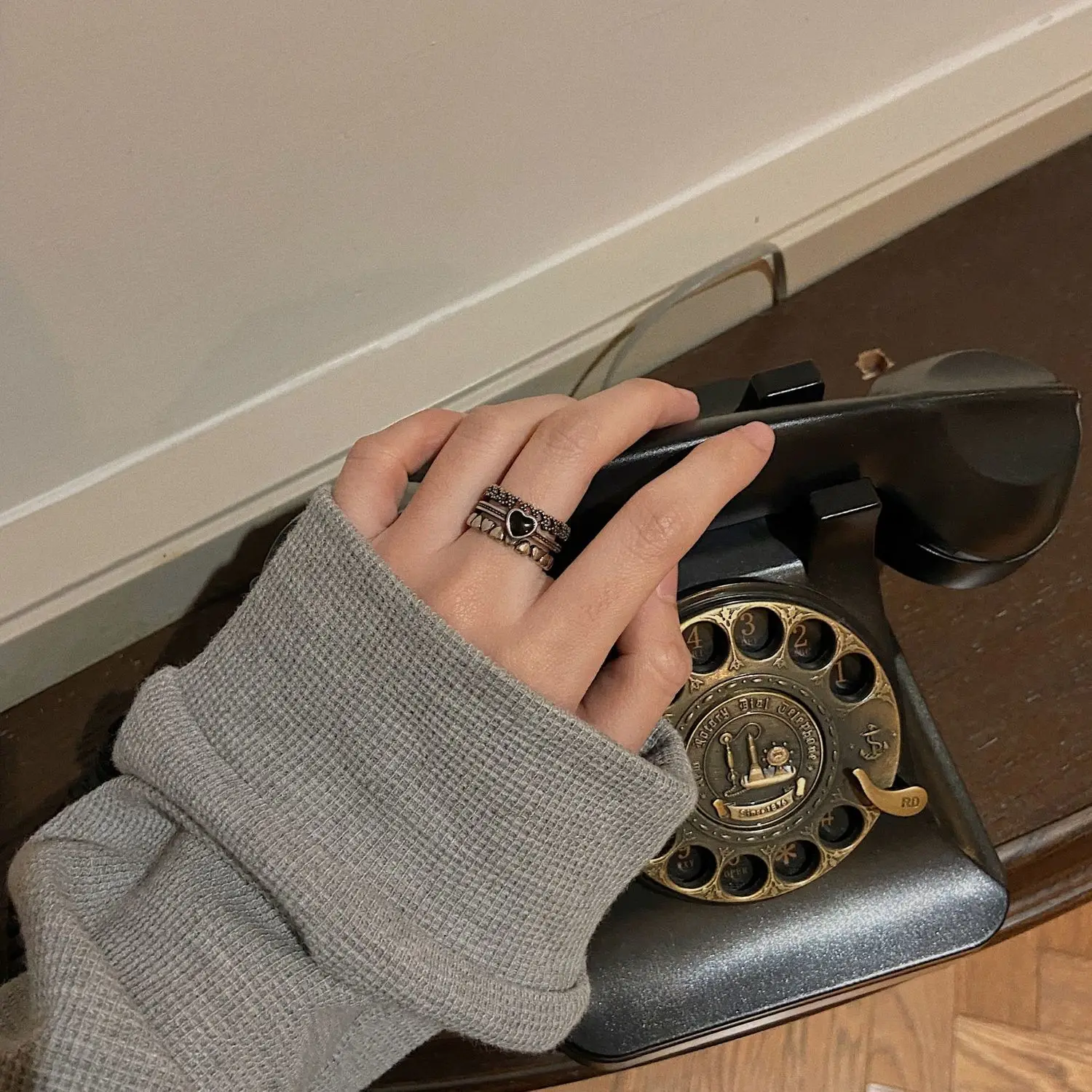 

Vintage Three Layer Rings for Women Hollow Heart Wedding Rings Punk Adjustable Opening Ring Charm Jewelry Index Finger Ring