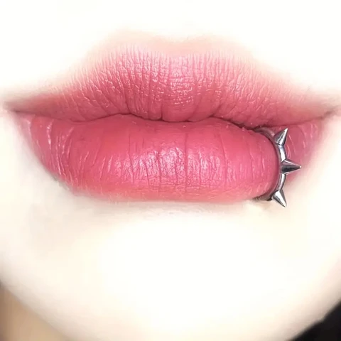 Кольцо в носу с шипами из нержавеющей стали 16г 1,2 мм