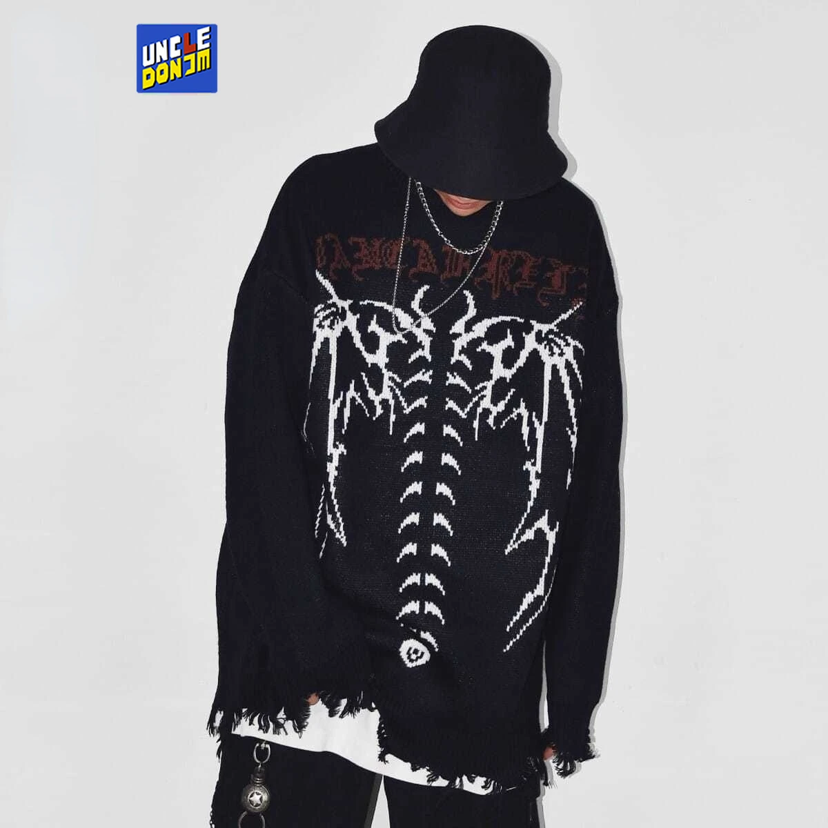 

Женский свитер в стиле «летучая мышь»