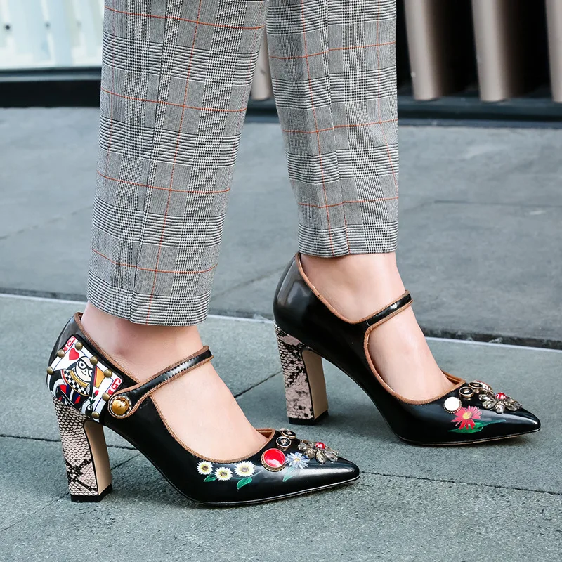 Туфли-лодочки женские из лакированной кожи с острым носком на толстом высоком