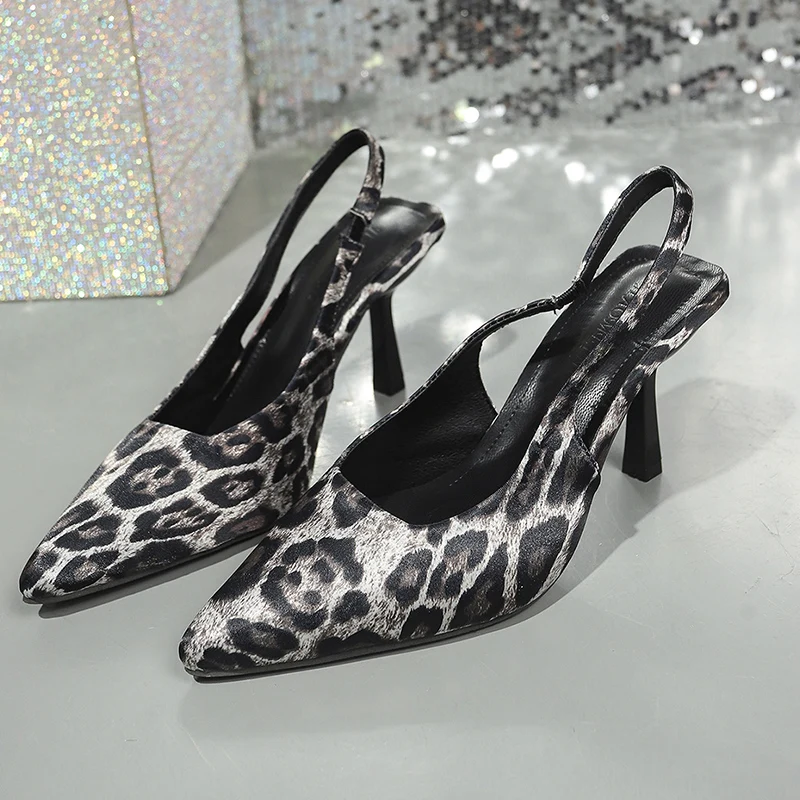 Женские туфли на высоком каблуке с острым носком леопардовые неглубокие
