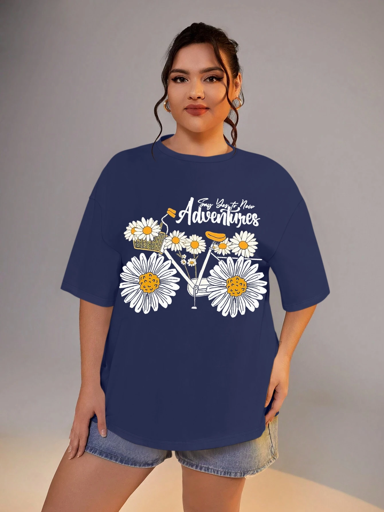 Футболка с маленькой маргариткой и принтом для велосипеда Одежда большого