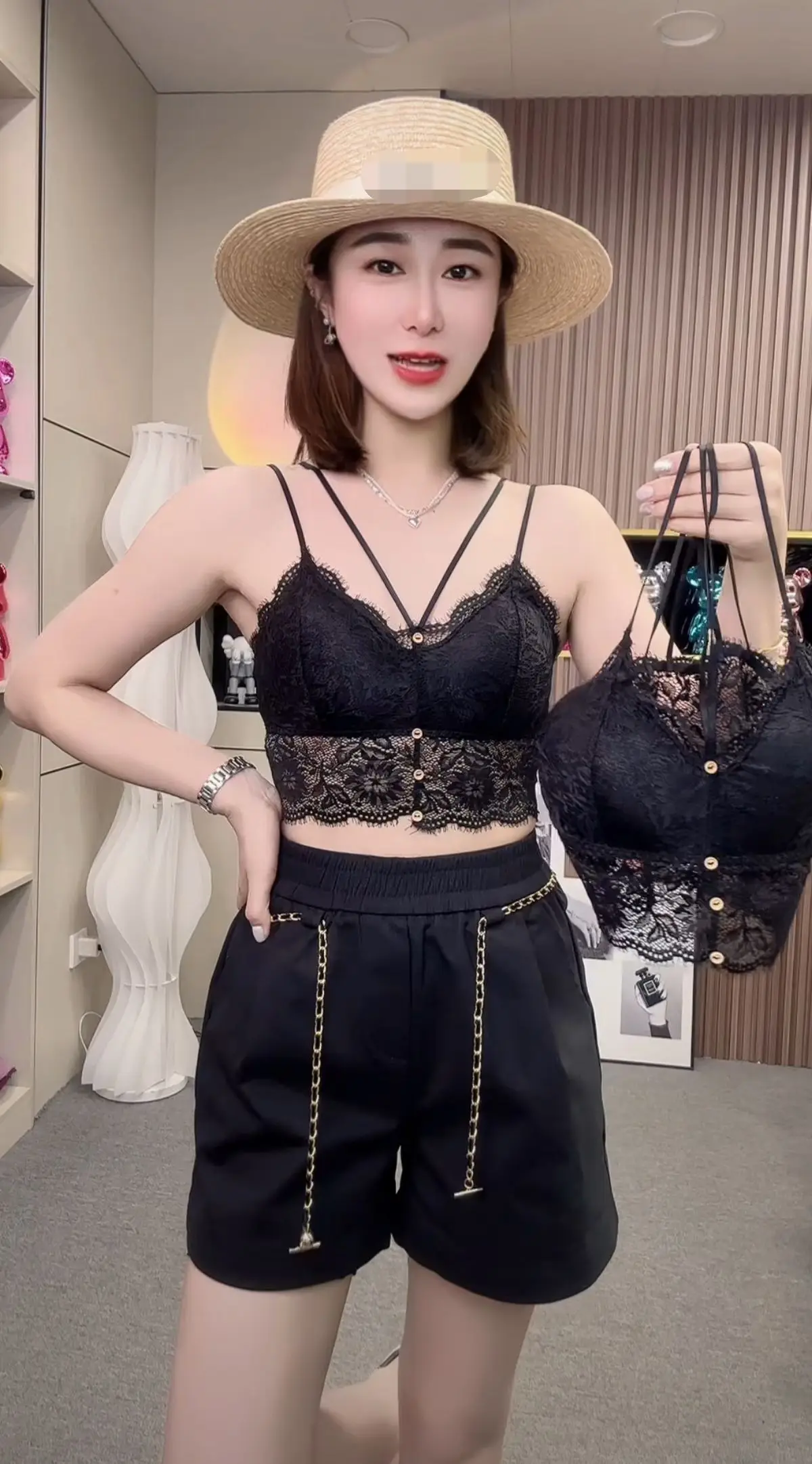 Лето 2024 новая мода с накладкой на грудь французское кружево красивой спинкой