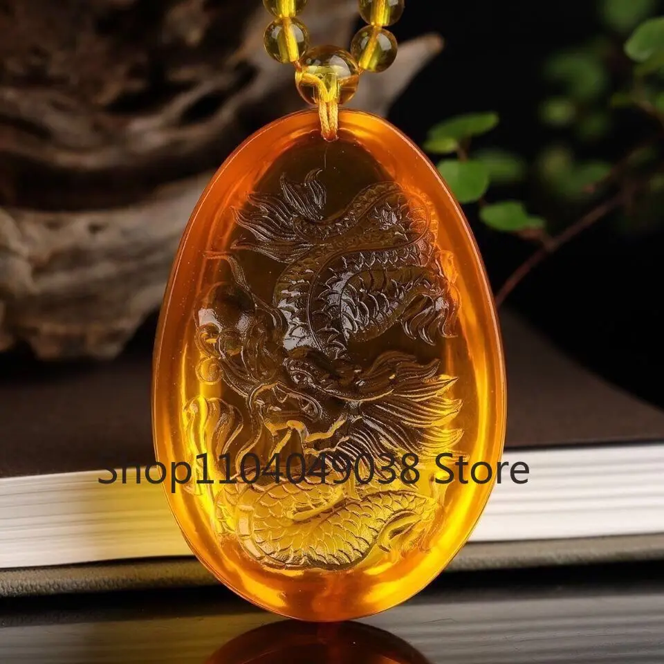 Подвеска из янтарного пчелиного воска в форме сердца с сутровым лотосом