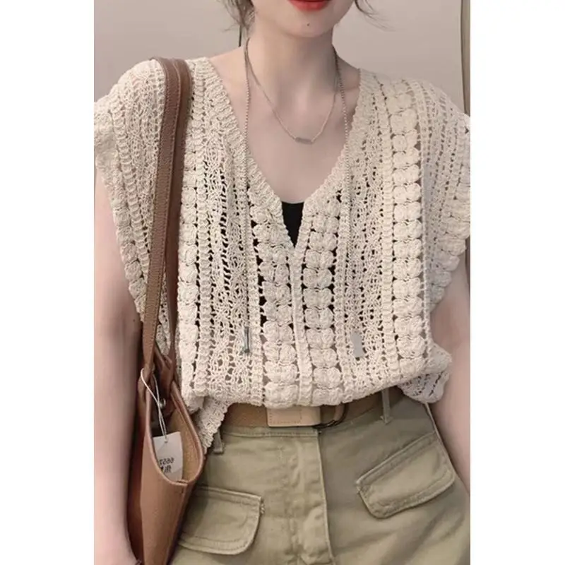 

New Women Knitted Vest Sleeveless Sweater Summer T-shirt Hollow Y2k Cropped Tops Vintage College Casual Sexy Tops Pullover