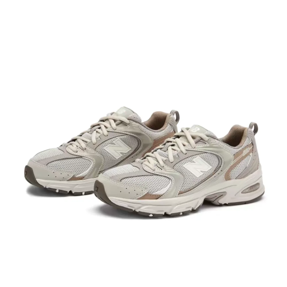 Фото Кроссовки New Balance NB530 унисекс, низкие, повседневные, для бега – светло-серые, с буквенным принтом, на шнуровке, прочные, MR530KOB №2