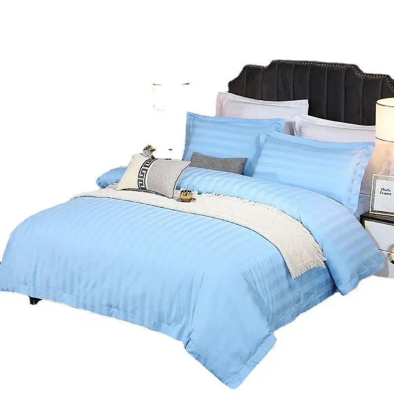 40-компонентный комплект из четырех предметов хлопкового атласа в полоску.