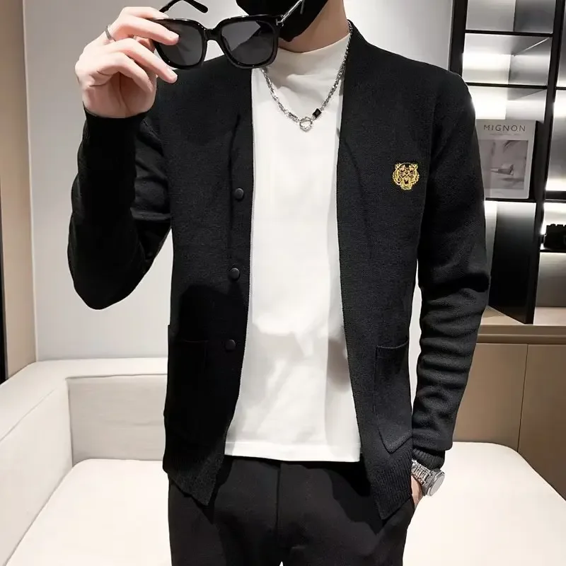 Весенне-осенний мужской вязаный кардиган с вышивкой новинка 2023 деловой стиль