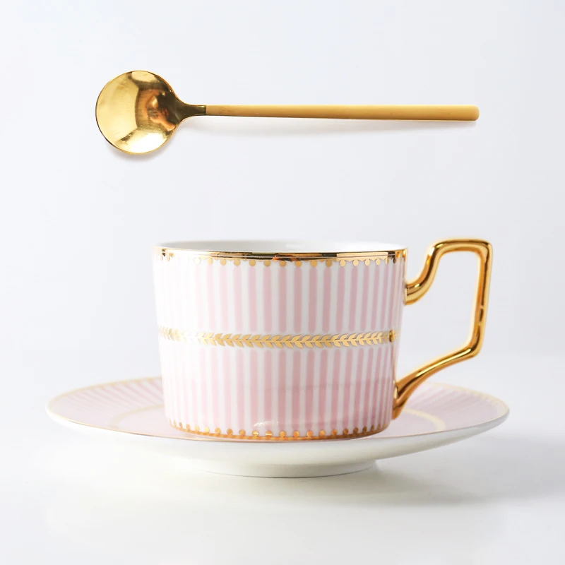 

European Coffee Cup And Saucer Set Nordic Royal Classic Bone China High Tea Filizanki Do Kawy Latte Coffee Cups Teacups HH50BD