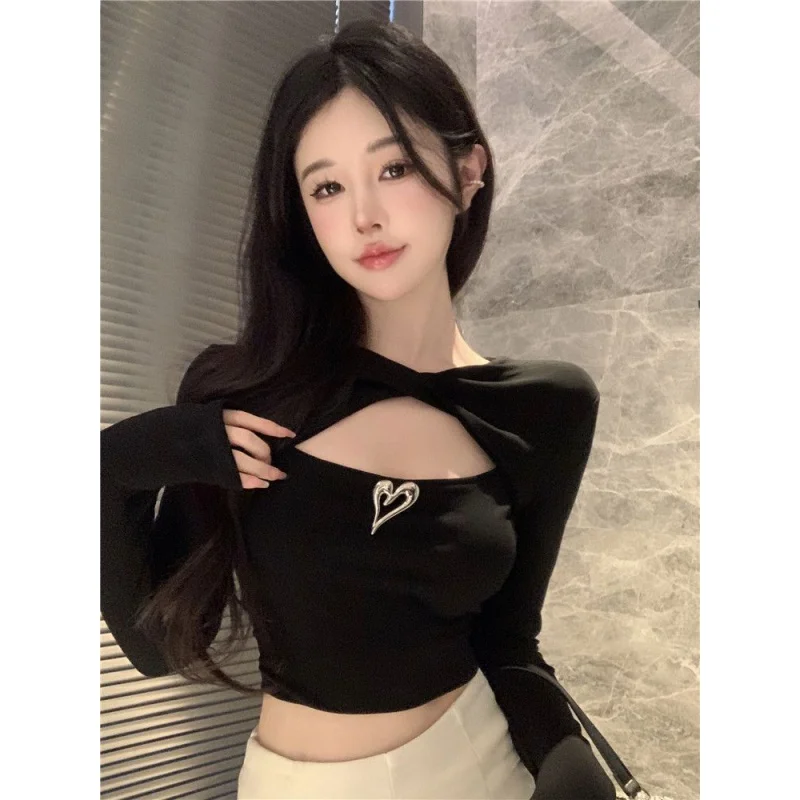 

2023 early spring new design sense niche slim slim sexy hot girl hollow round neck long-sleeved bottoming T-shirt woman