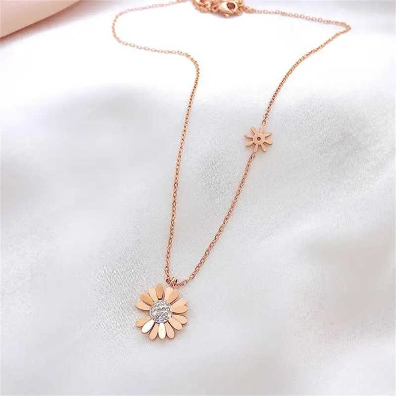 

Clavicle Chain Necklace Crystal Titanium Steel Choker Necklace Simulated Pearl Chain Trendy Daisy Necklace Women Necklace Choker