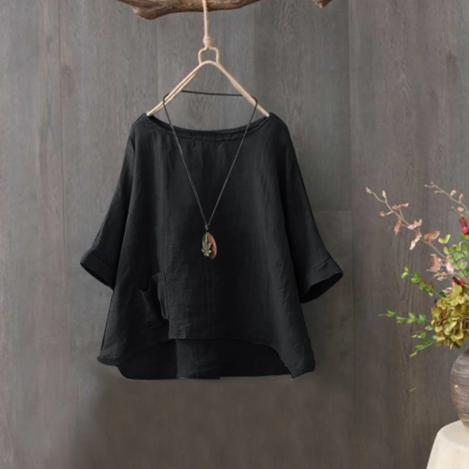 

Женская футболка с коротким рукавом и круглым вырезом, с карманами