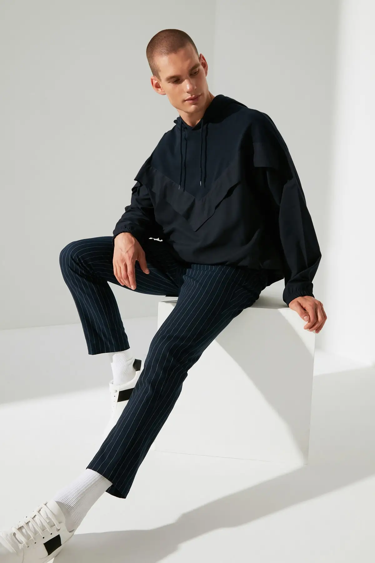 Мужская толстовка с длинным рукавом и капюшоном |