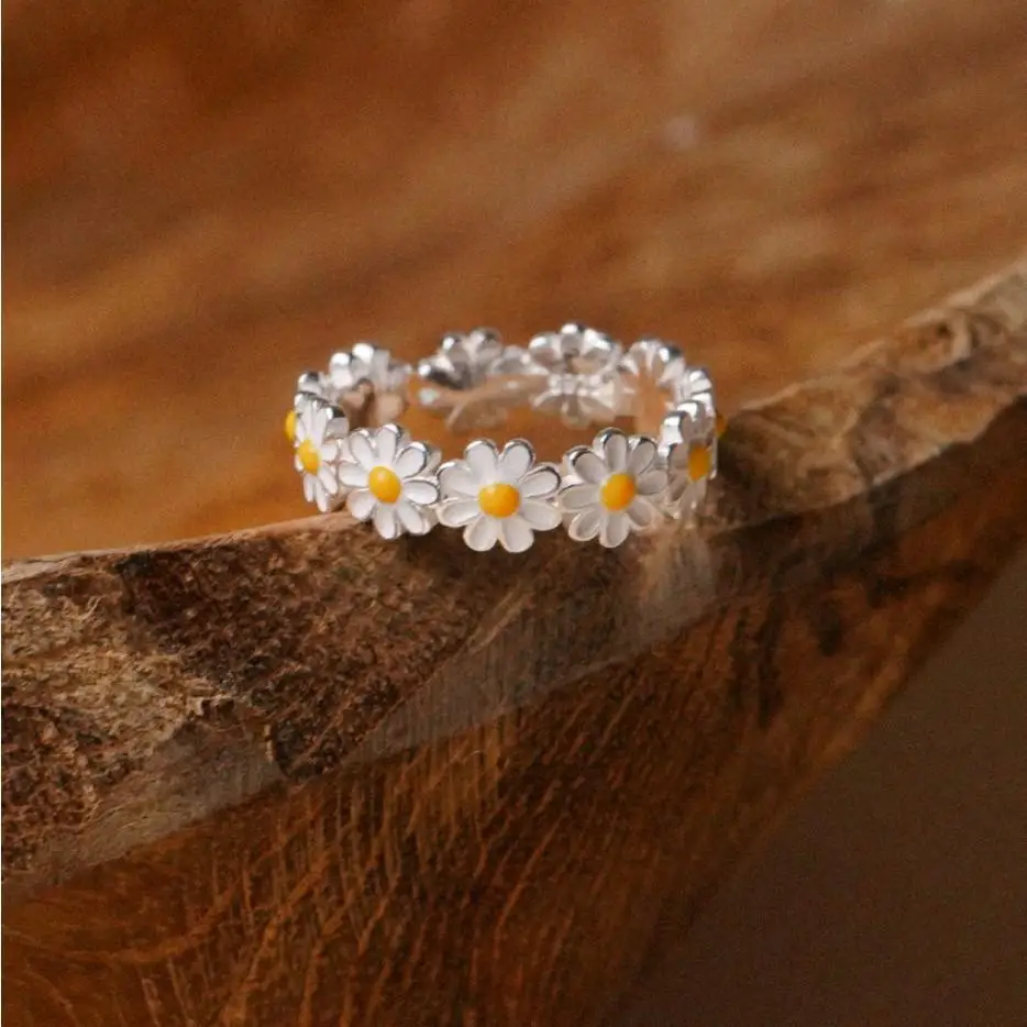 

Silver Colour Vintage Daisy Flower Rings For Women Cute Rabbit Adjustable Open Cuff Wedding Ring Female Engagement Jewelry Gift