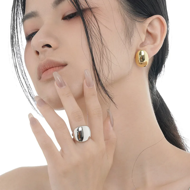 

European and American minimalist and exaggerated S925 large glossy female ins cold and indifferent oval earring ring female