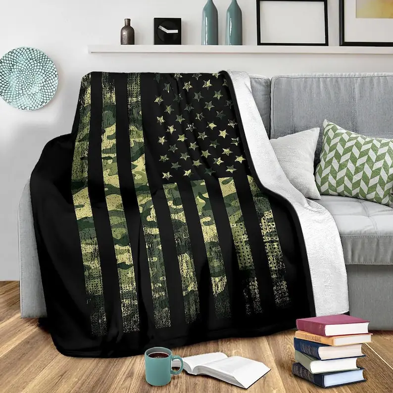 

Army Fleece Blanket - Soldier blanket - Camo American flag Fleece Blanket