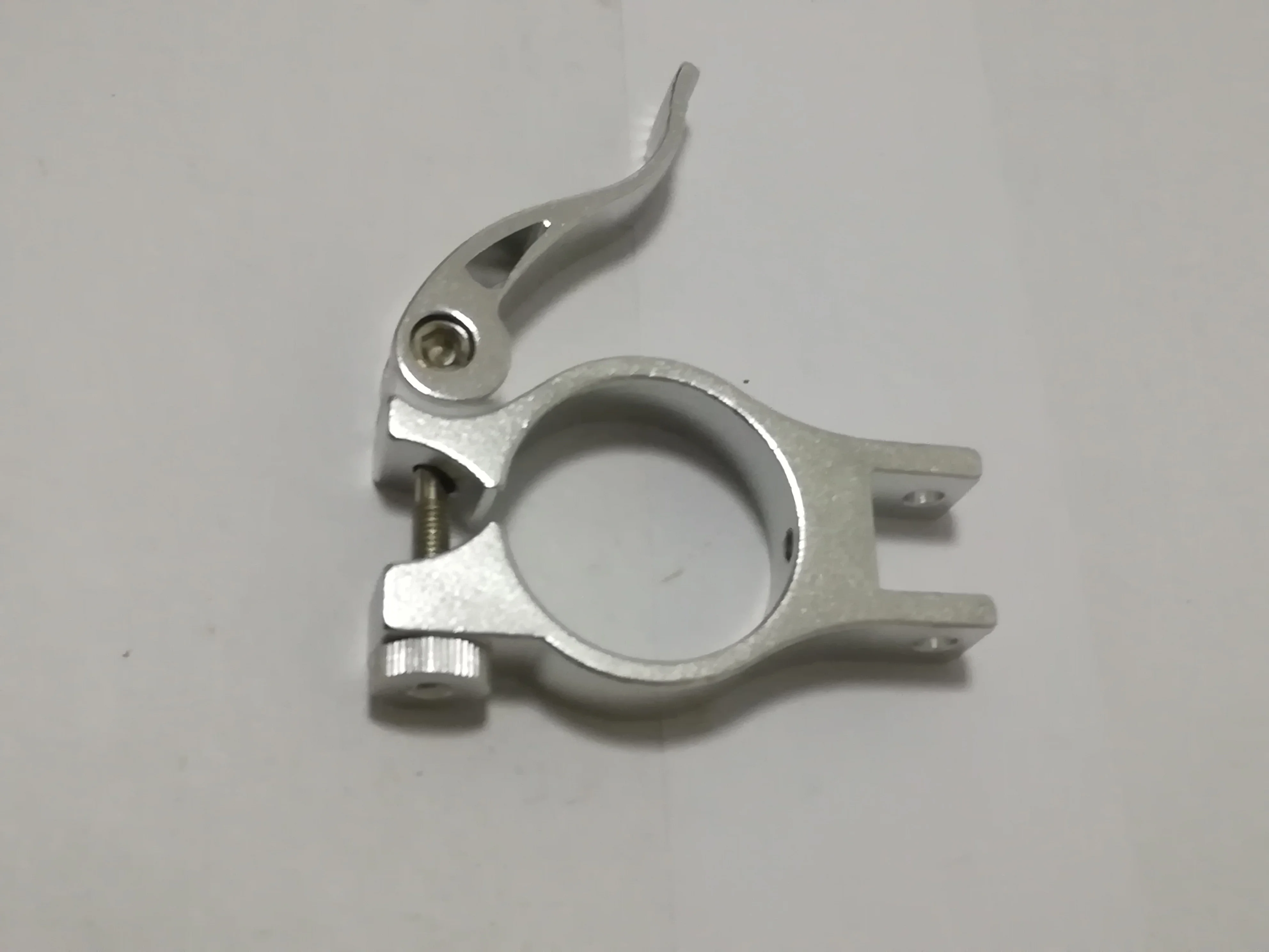 

Быстросъемное заднее крепление для складного велосипеда