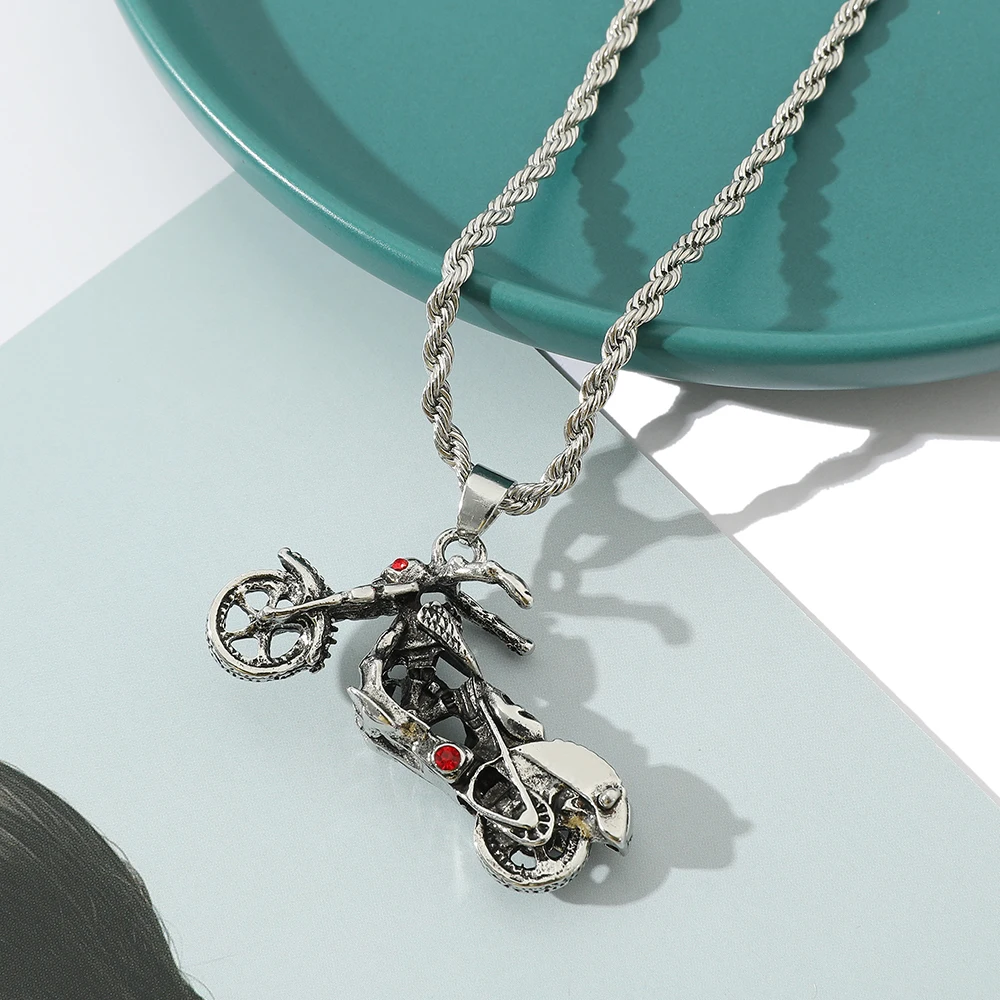 Цепочка с подвеской в виде призрака из мультфильма Disney