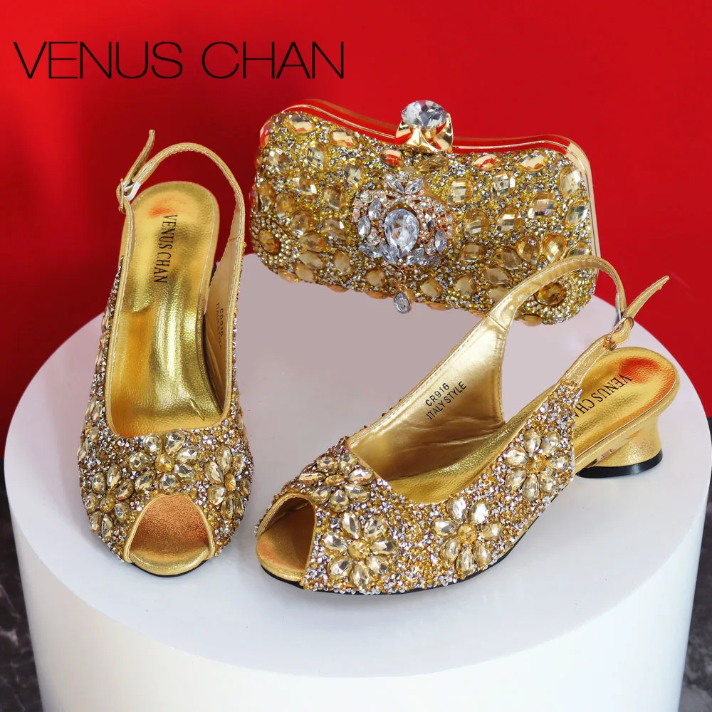 Туфли-лодочки и сумки в нигерийском стиле подходящие к продаже Итальянская обувь