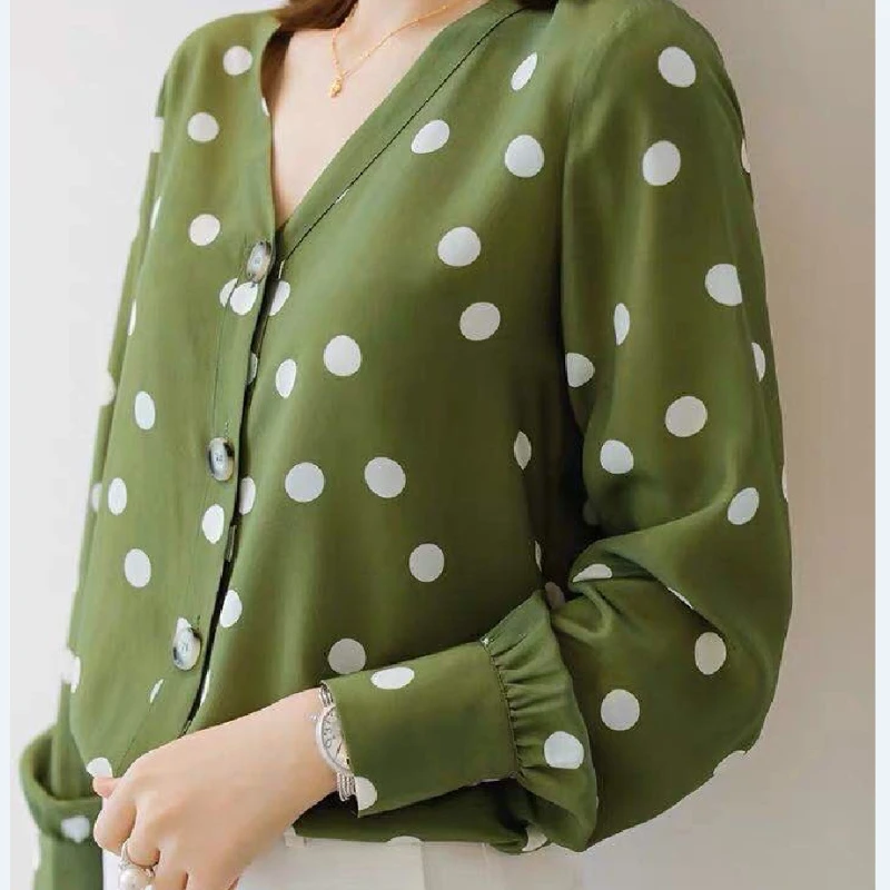 

2023 Spring and Summer New Loose Single-breasted Silk Polka-dot Shirt Women