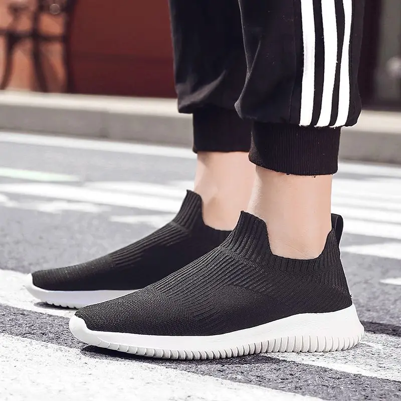 New Breathable Men's Running Shoes Fashion Knit Men Sneakers Big Size 46 Lightweight Slip on Sport Trainers Men Walking Footwear