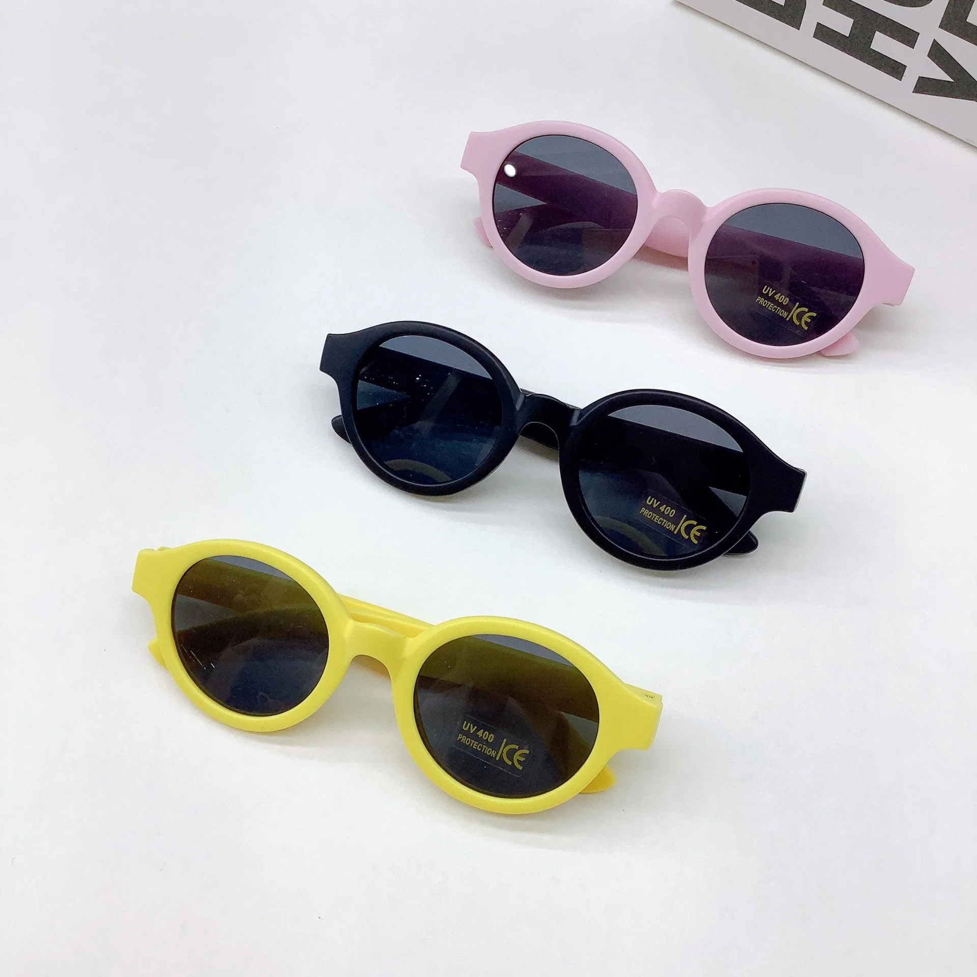 

Fashionable new children's sunglasses for outings, UV resistant eye protection, sun shading, concave shaped baby sunglasses