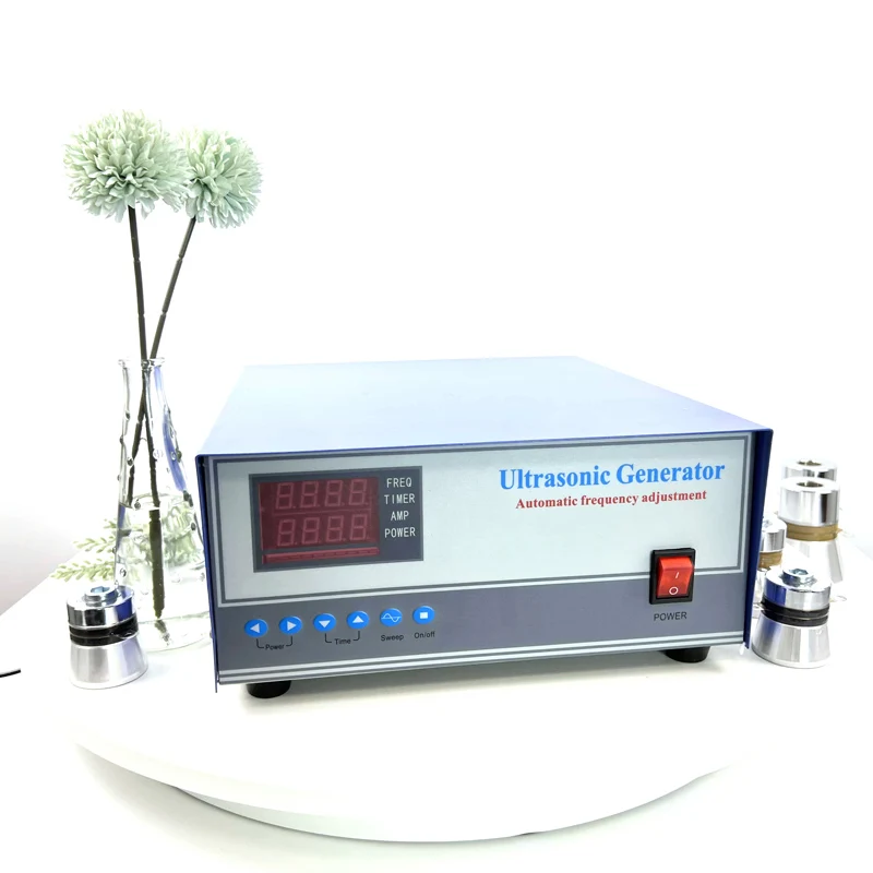 Многочастотный ультразвуковой приводной источник питания 25K/40K/80K 1200 Вт для ультразвуковой очистительной машины для бака
