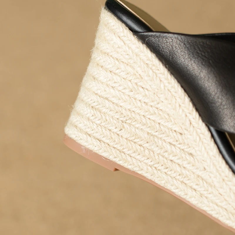 Женские шлепанцы с квадратным носком плетеные тапки из воловьей кожи на высоком